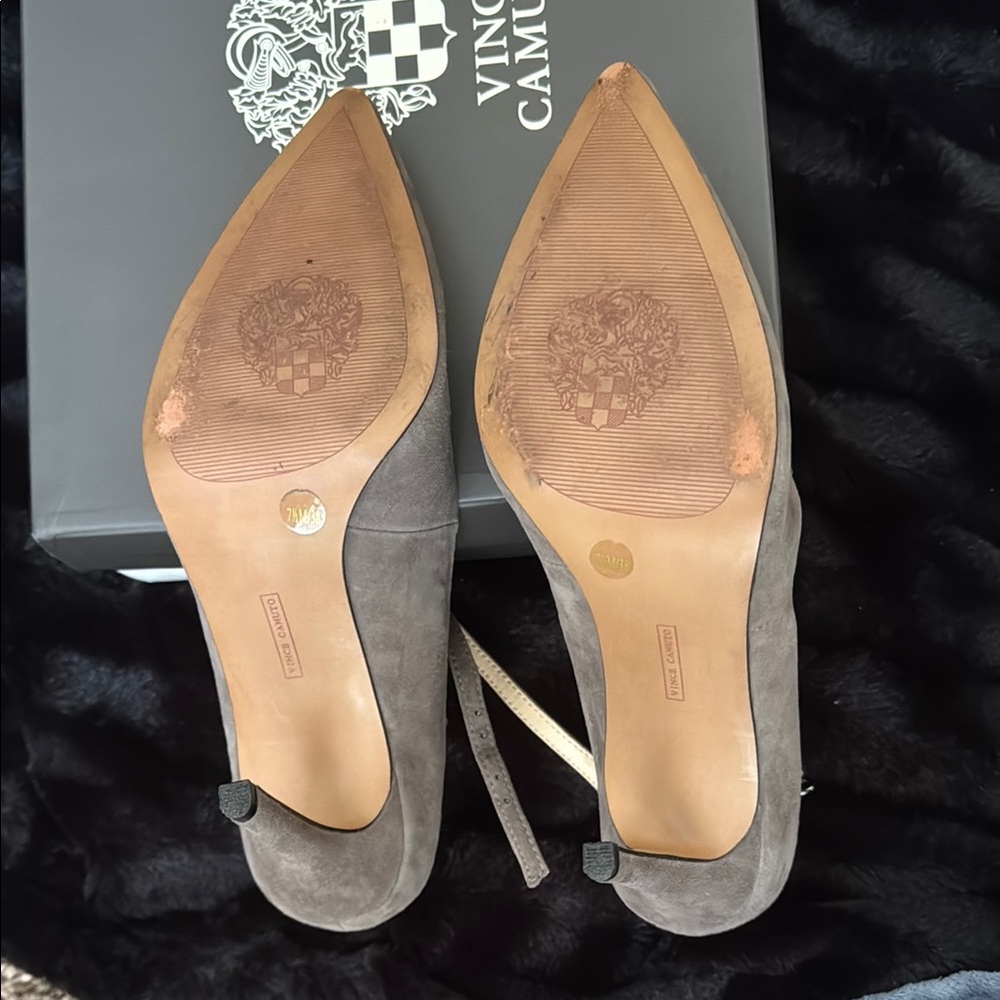 Vince Camuto Dusk Grey heels - Picture 3 of 4